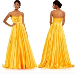 Mac Duggal 67995 Front Bow Strapless Sweetheart Dress